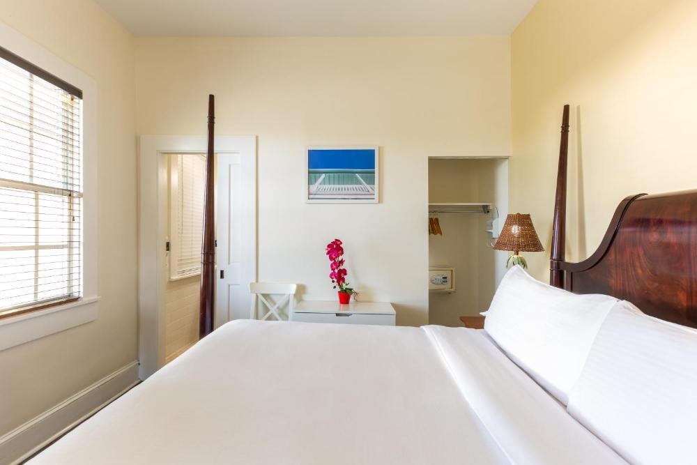 Southernmost Inn Adult Exclusive